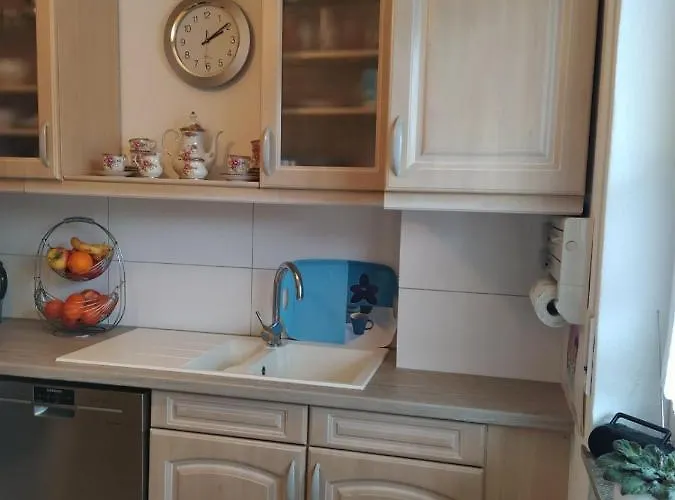 Eg, Schoen Gelegene *